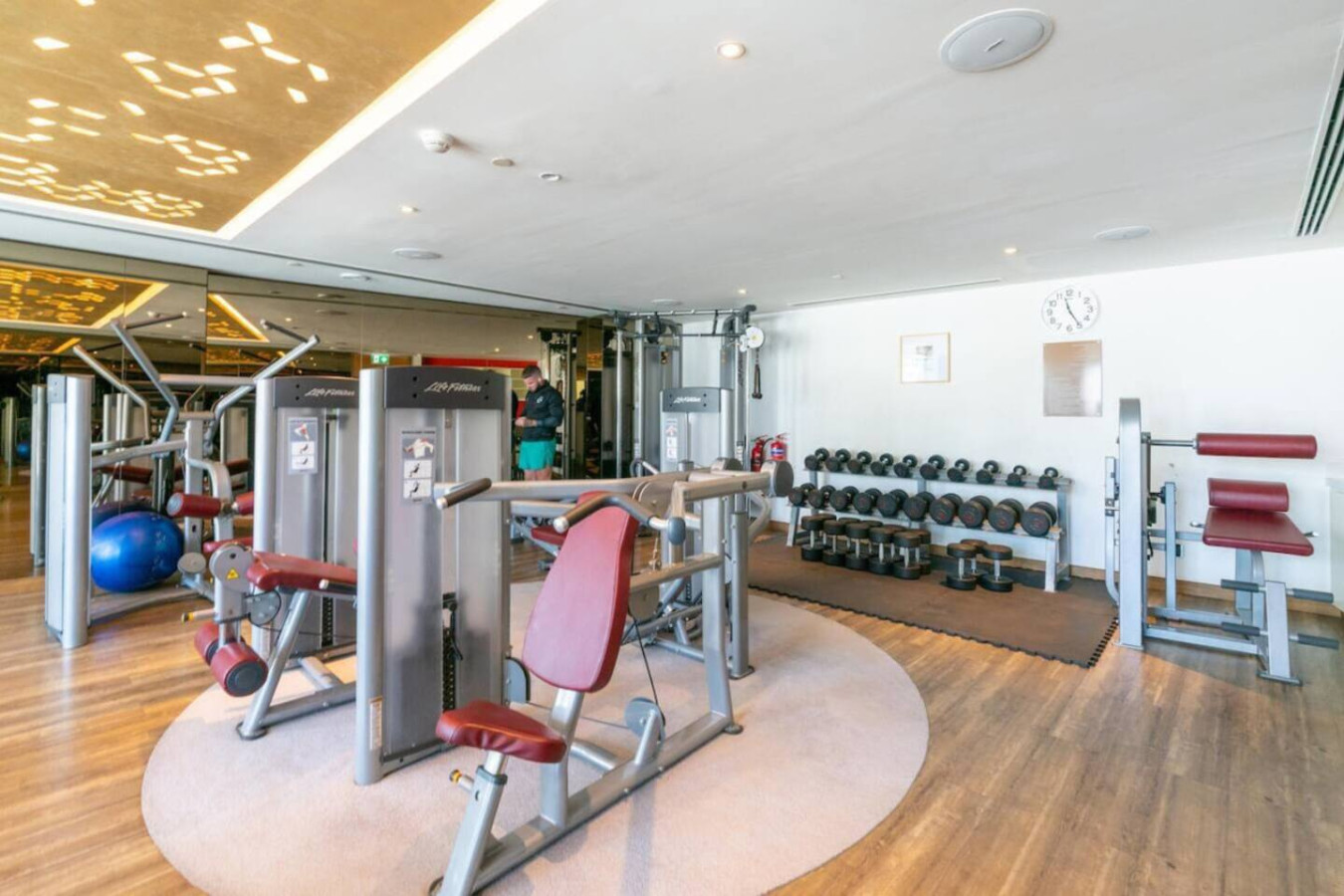 Luxury 2 Bedroom Apartment at Paramount Towers image 29