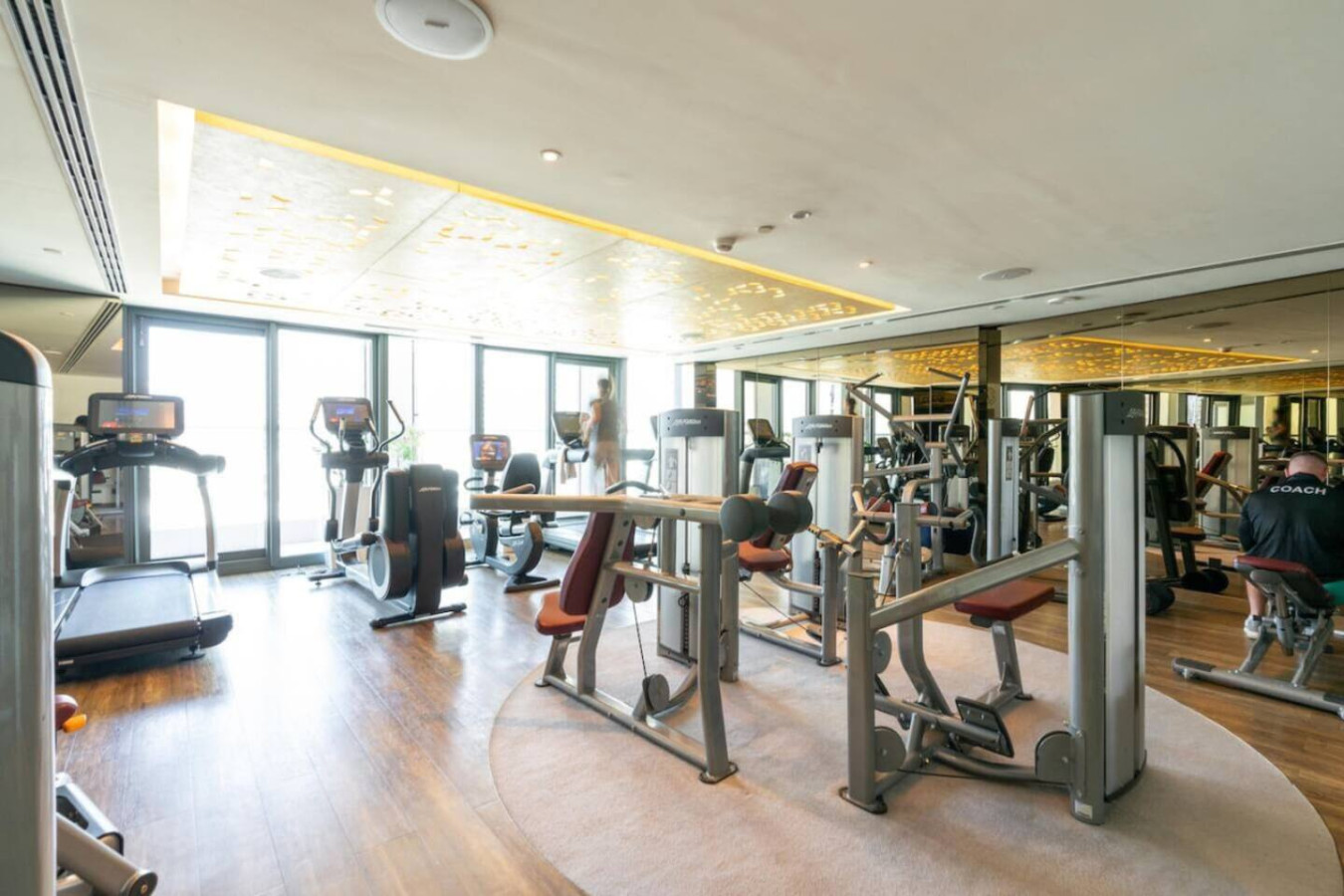 Luxury 2 Bedroom Apartment at Paramount Towers image 27
