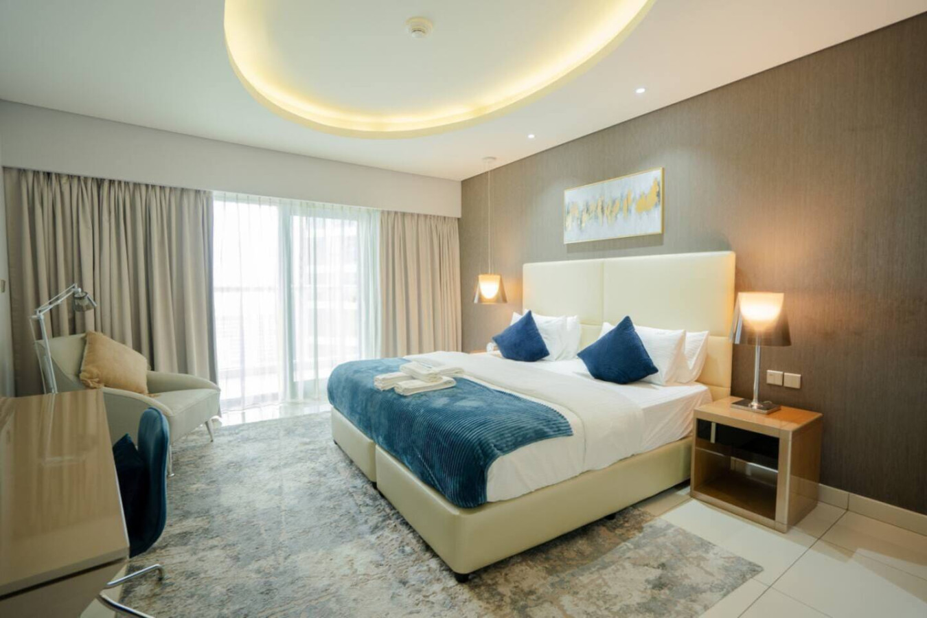 Luxury 2 Bedroom Apartment at Paramount Towers image 2