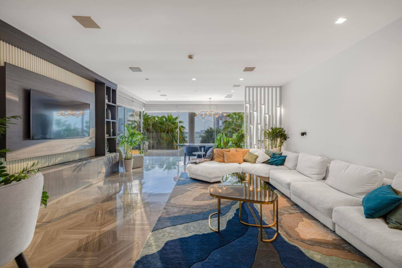 Luxury 4BR at FIVE Palm – Private Pool & Beach image 11