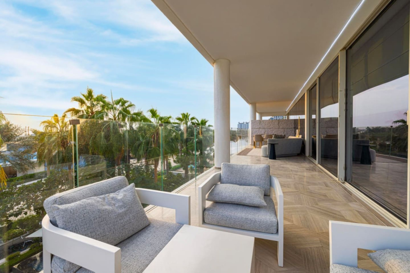 Luxury 4BR at FIVE Palm – Private Pool & Beach image 6