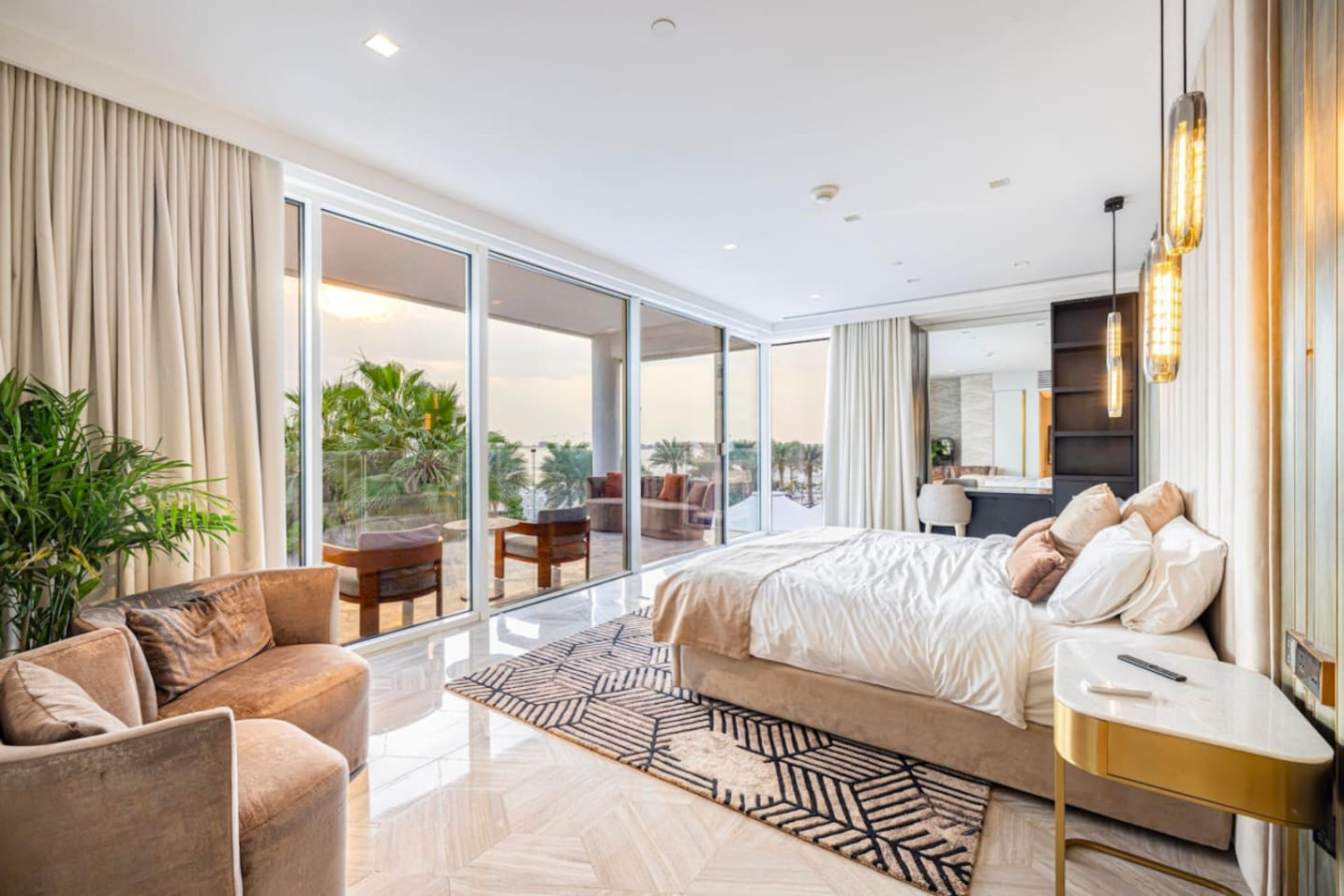 Luxury 4BR at FIVE Palm – Private Pool & Beach image 20