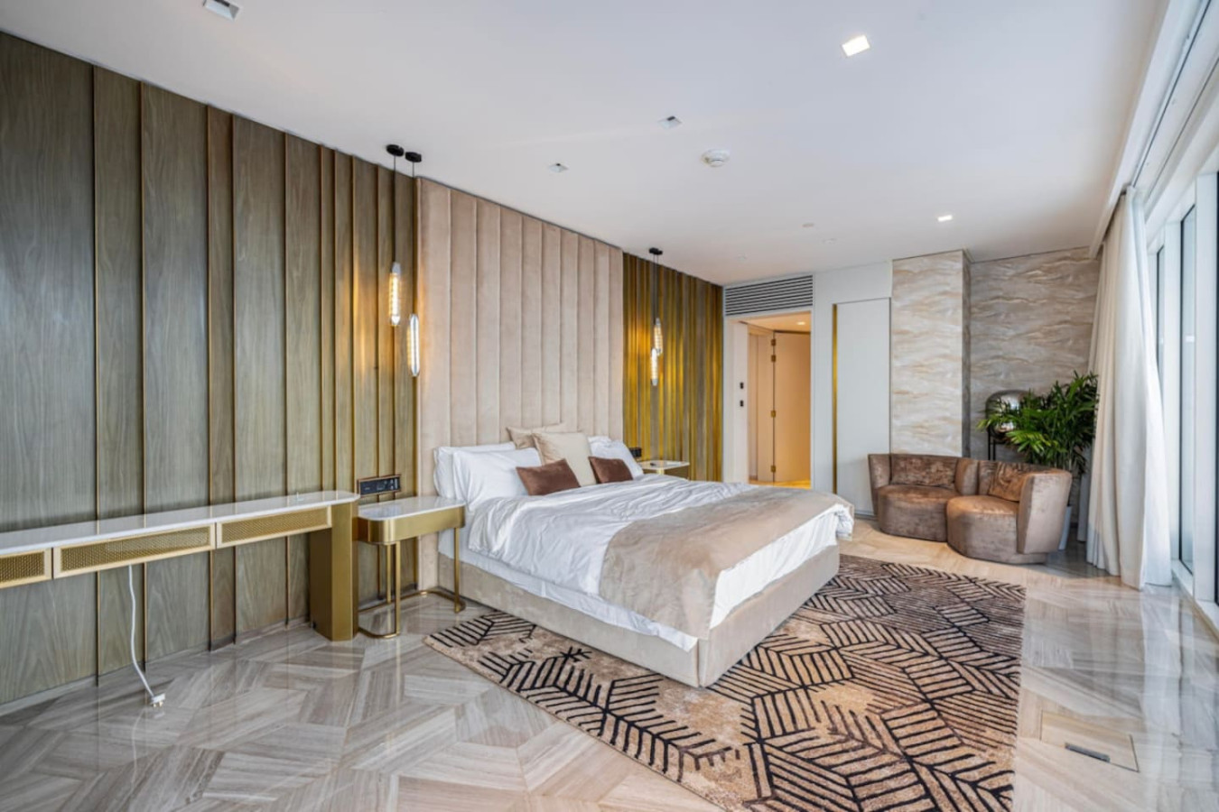 Luxury 4BR at FIVE Palm – Private Pool & Beach image 23