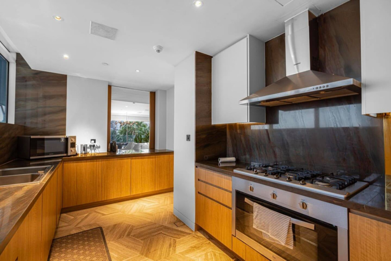 Luxury 4BR at FIVE Palm – Private Pool & Beach image 10