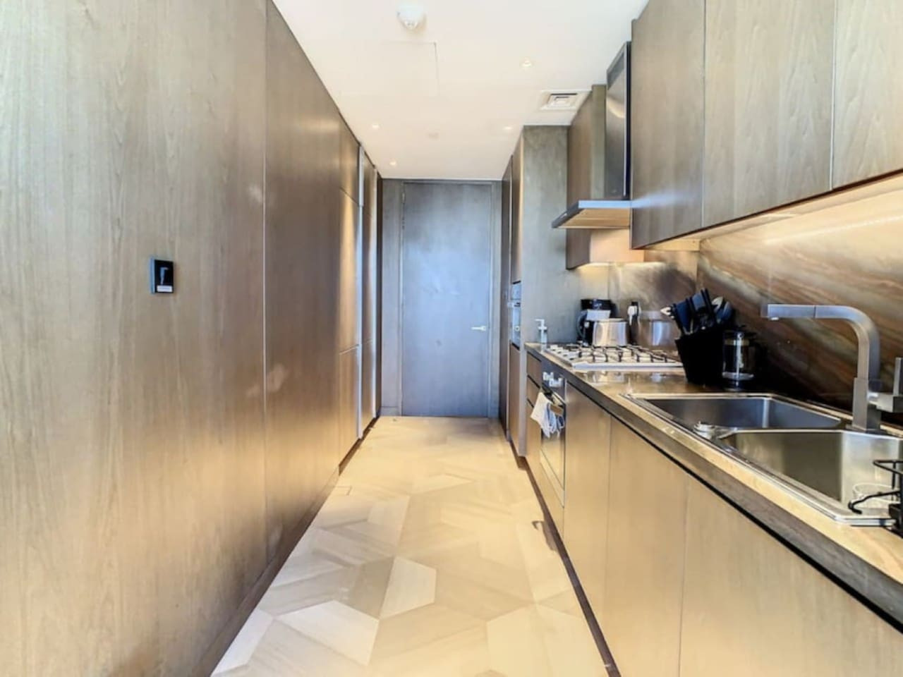 Luxury Five Palm 2BR with Burj Views image 7