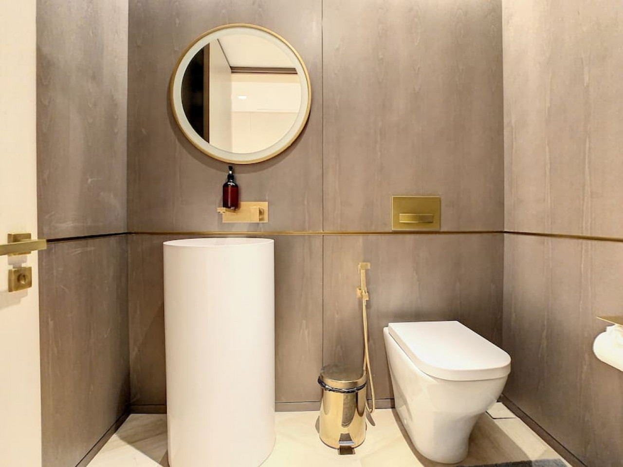 Luxury Five Palm 2BR with Burj Views image 24