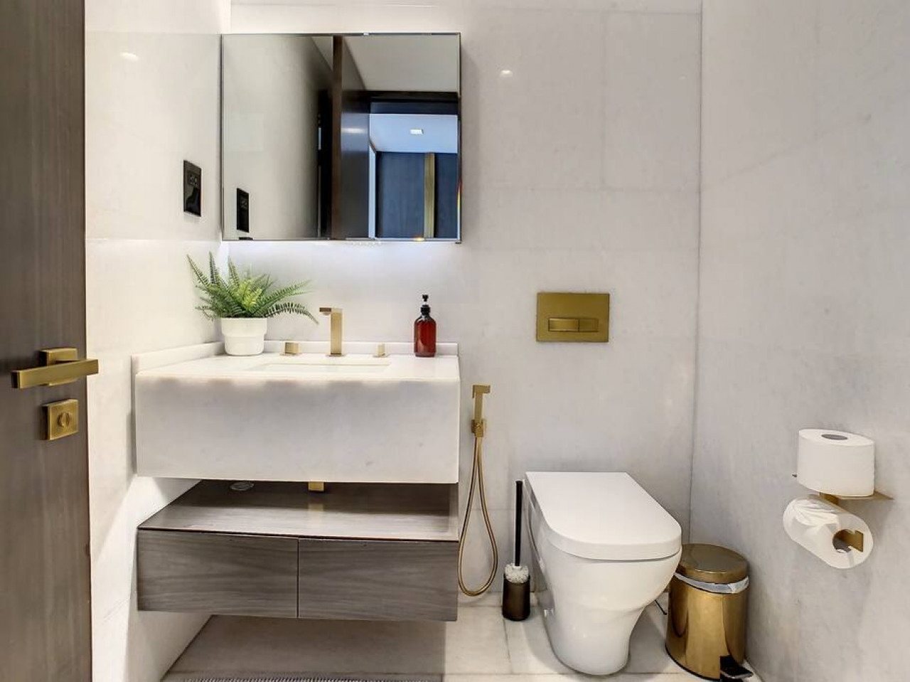 Luxury Five Palm 2BR with Burj Views image 25