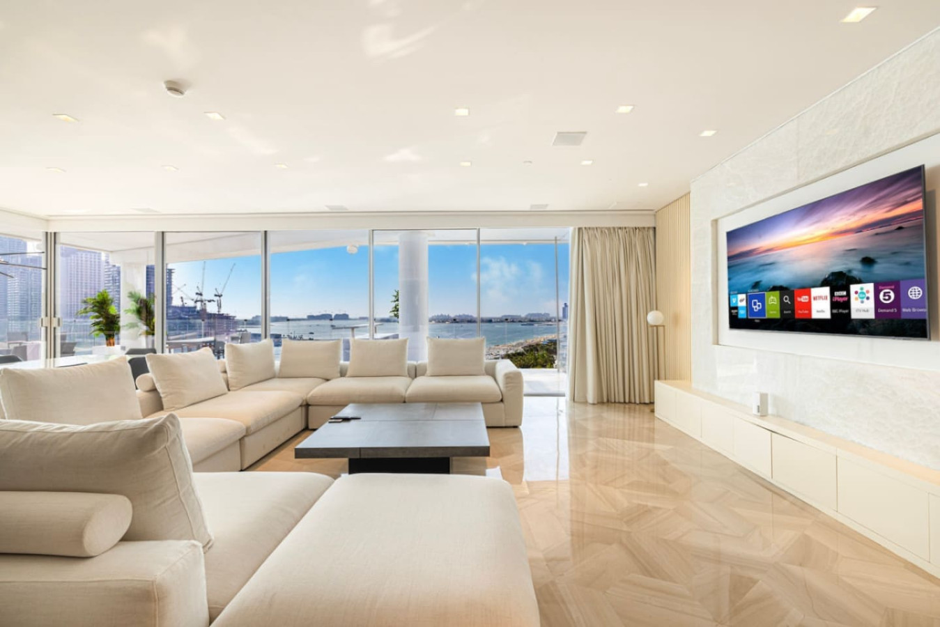Luxury 4BR Penthouse @ FIVE Palm with Private Pool image 36