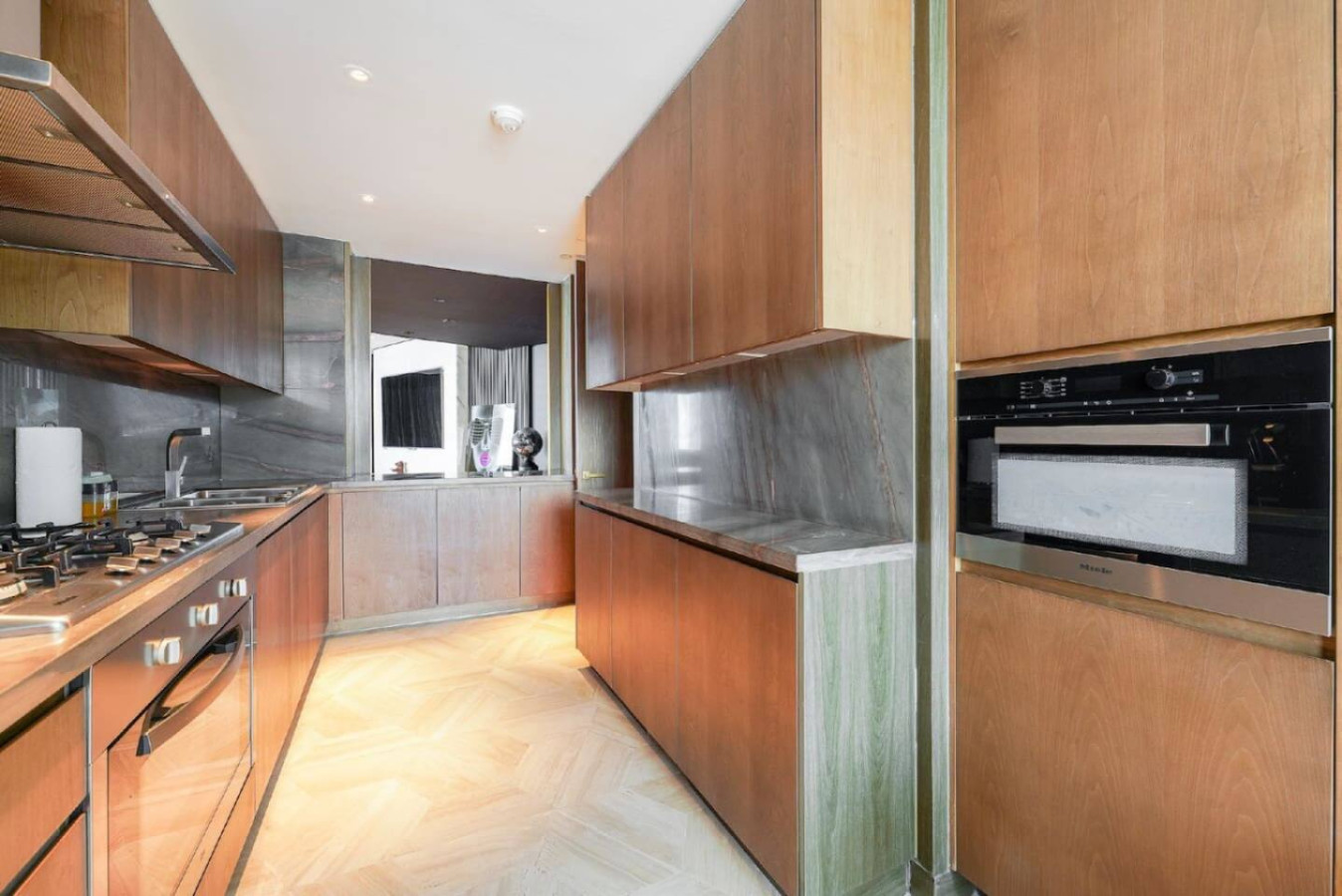 Luxury 4BR Penthouse @ FIVE Palm with Private Pool image 13
