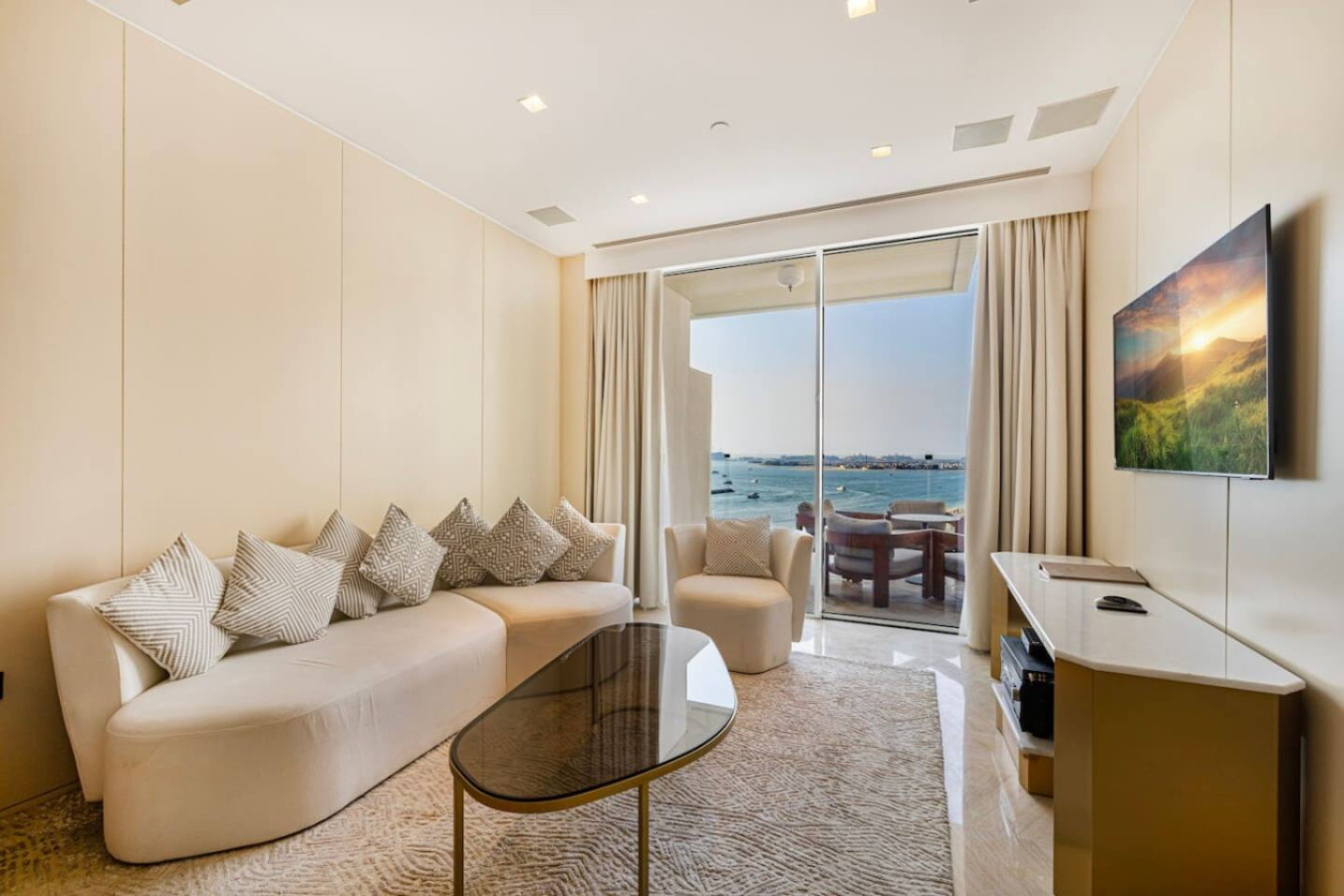 Luxury Sea view 2 bedroom Apartment at FIVE Palm