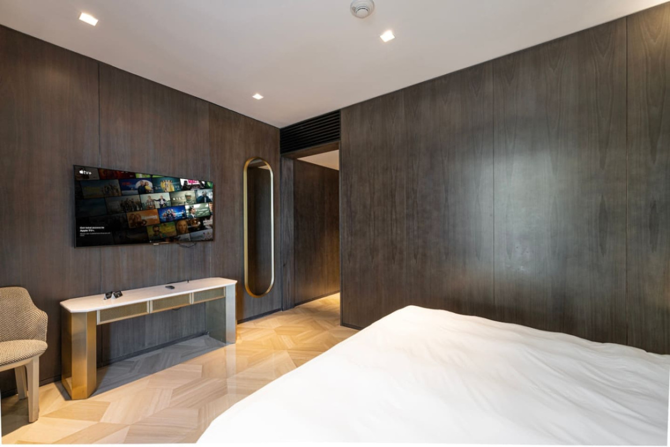 FIVE Palm Luxury 2BR with Sea View image 18