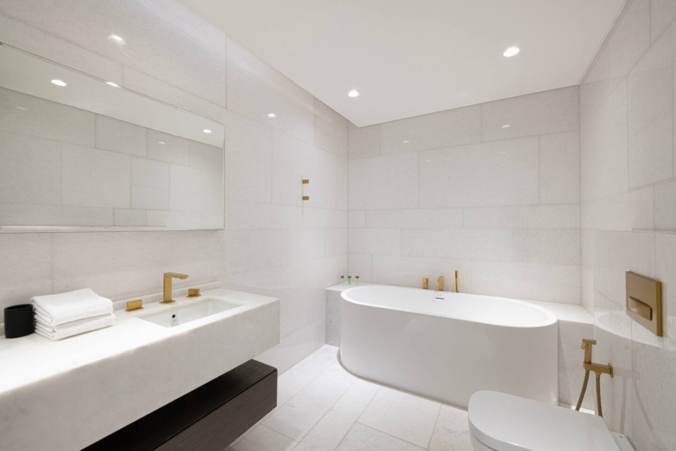 FIVE Palm Luxury 2BR with Sea View image 19