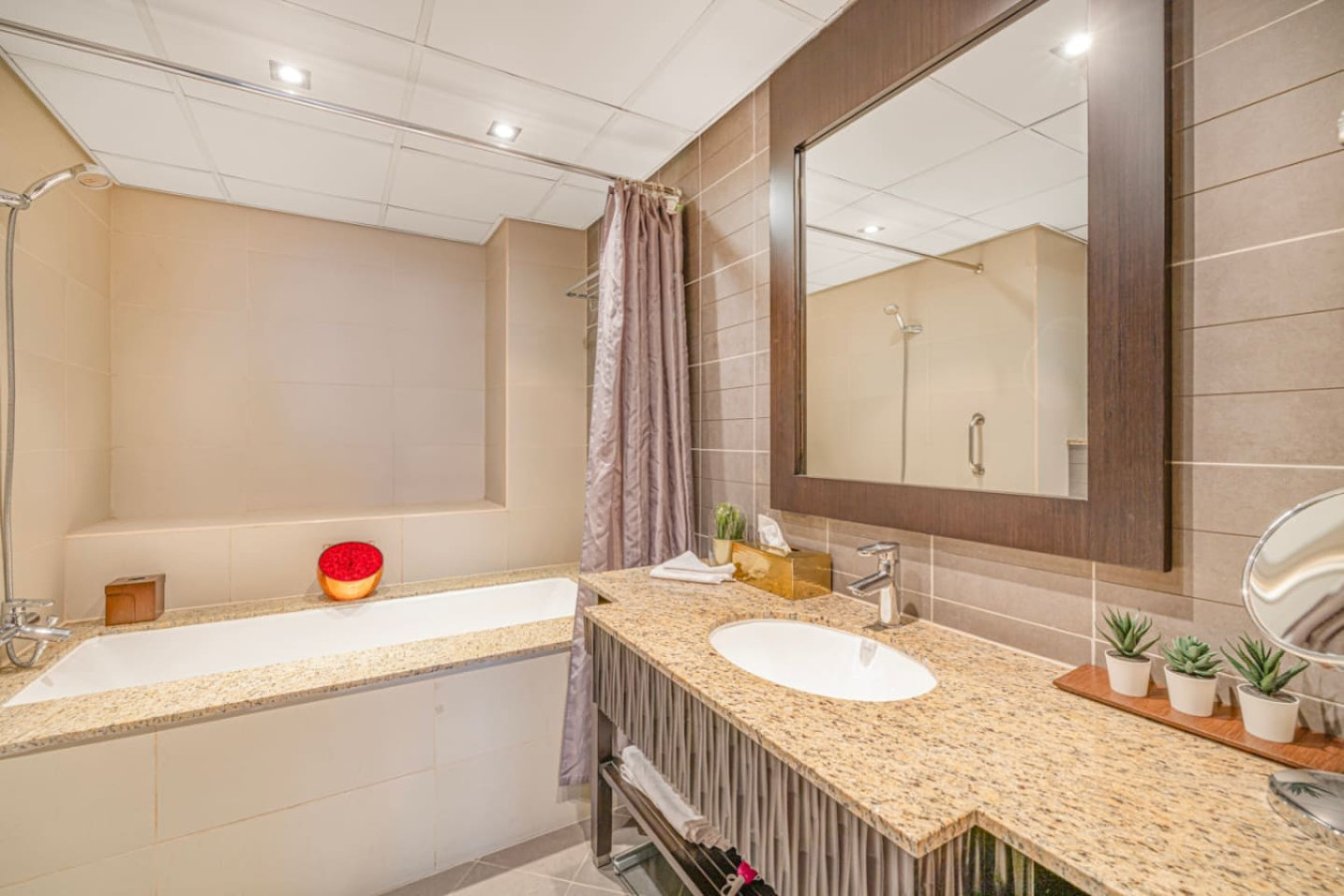 Luxury 2BR at Anantara Burj View image 22