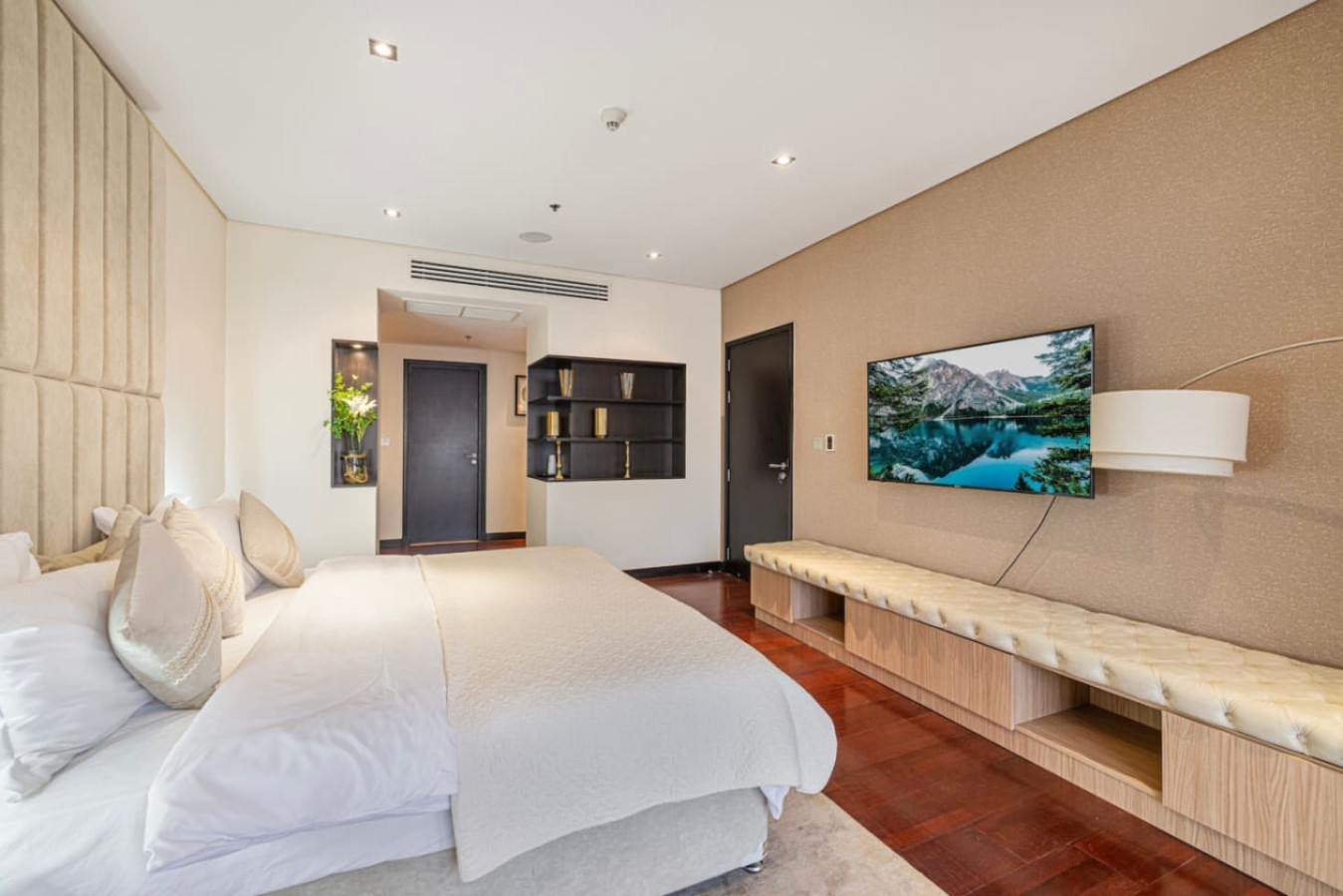 Luxury 2BR at Anantara Burj View image 28