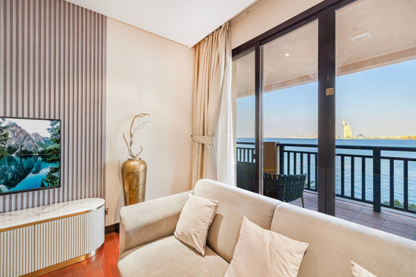 Luxury 2BR at Anantara Burj View image 13