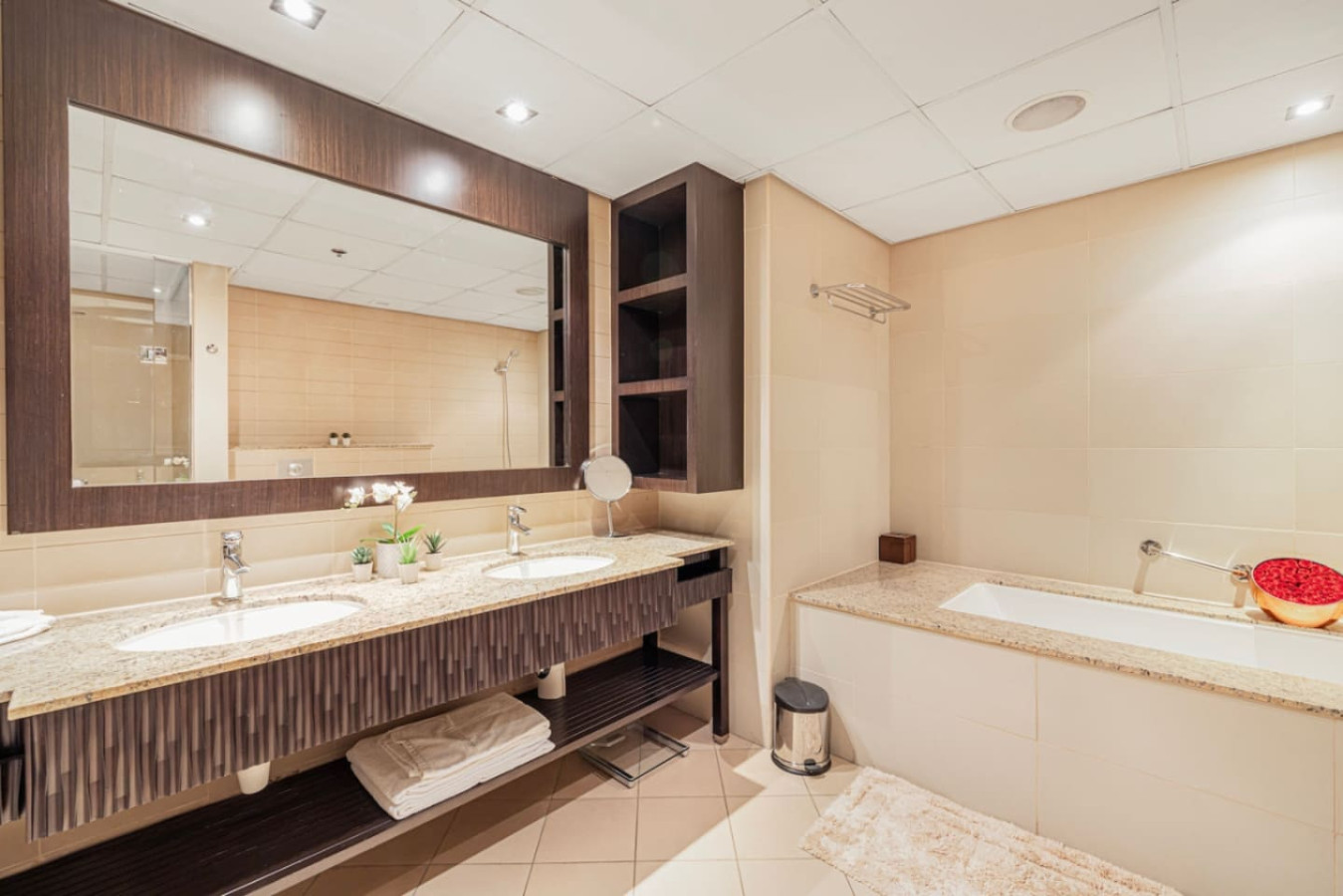 Luxury 2BR at Anantara Burj View image 29