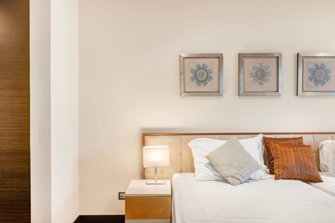 Luxury 2BR at Anantara Burj View image 21