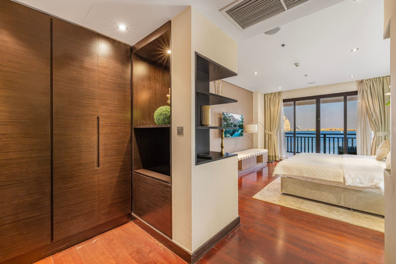 Luxury 2BR at Anantara Burj View image 30