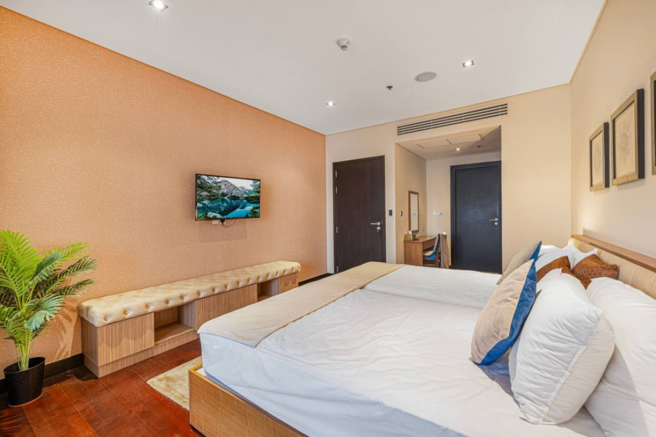 Luxury 2BR at Anantara Burj View image 16