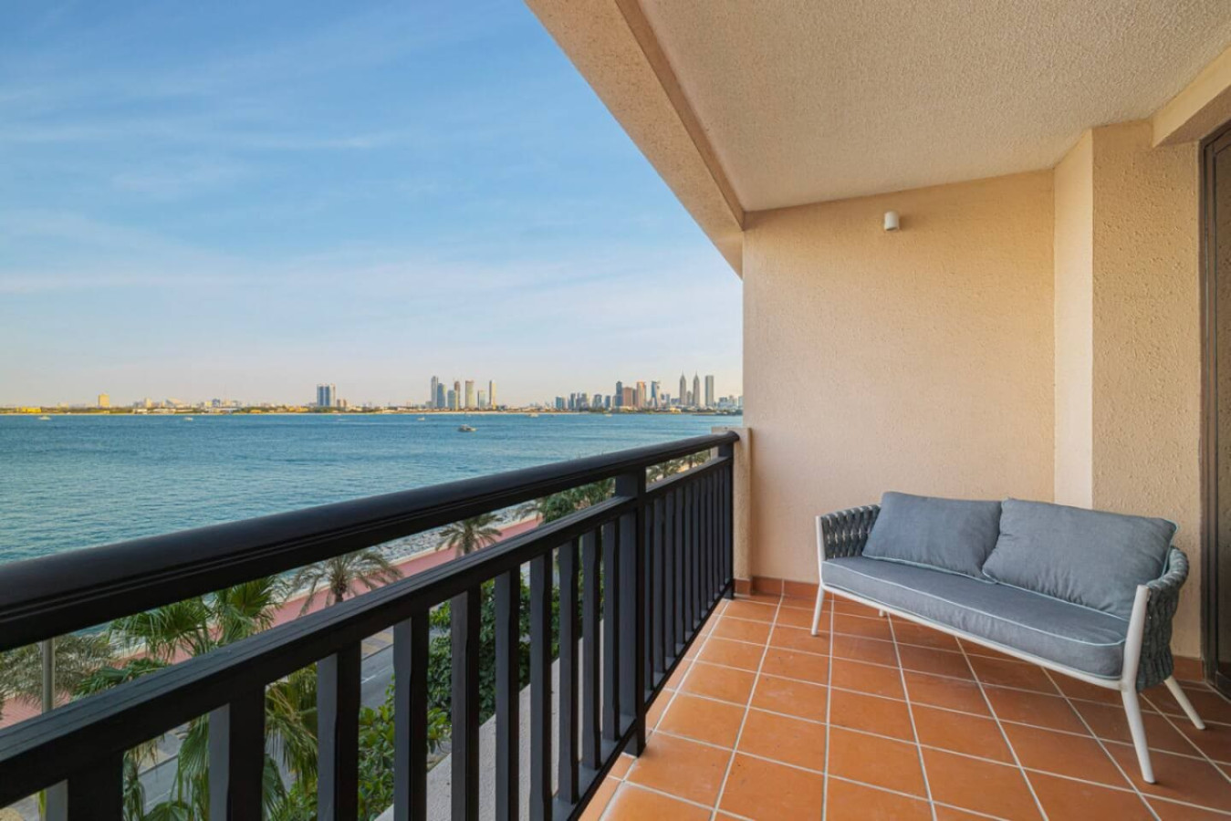 Luxury 2BR at Anantara Burj View image 6