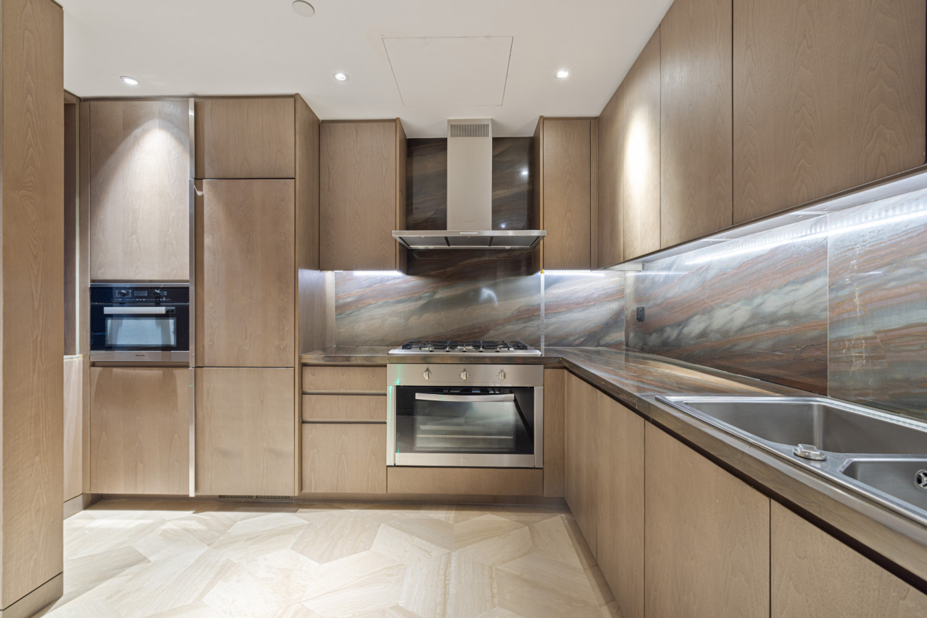 Luxury 3BR Suite at FIVE Palm Jumeirah image 22