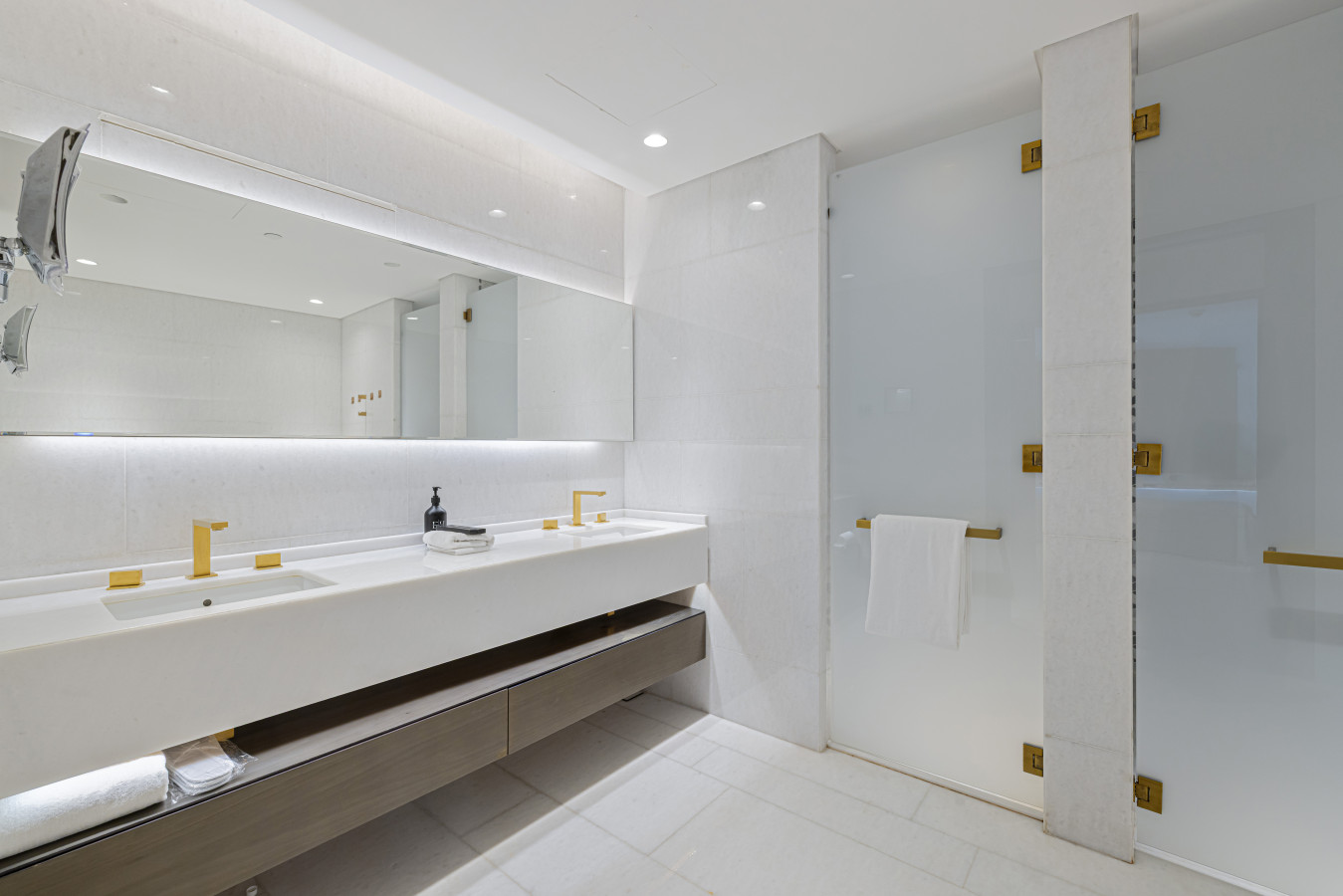 Luxury 3BR Suite at FIVE Palm Jumeirah image 27