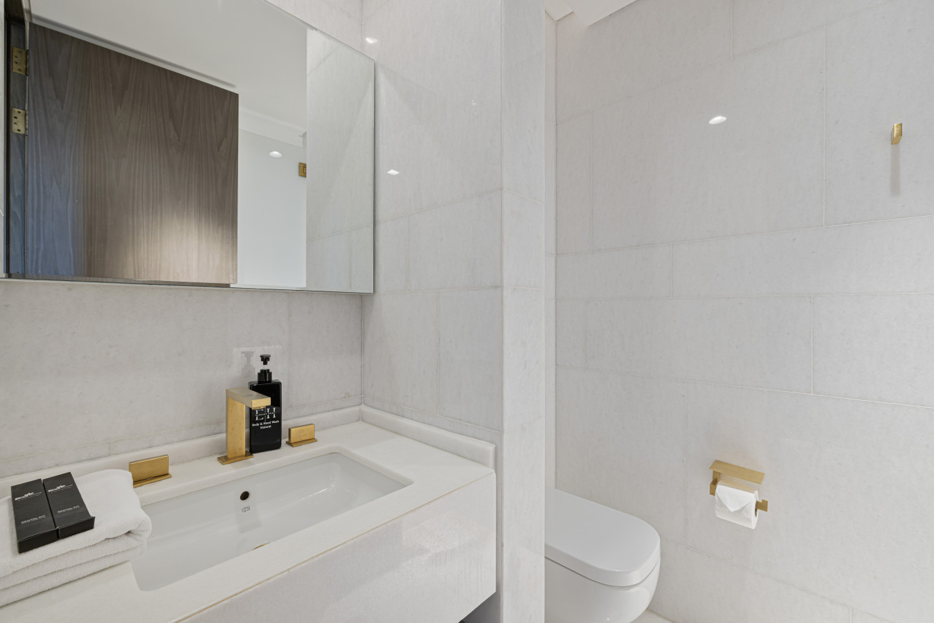 Luxury 3BR Suite at FIVE Palm Jumeirah image 17
