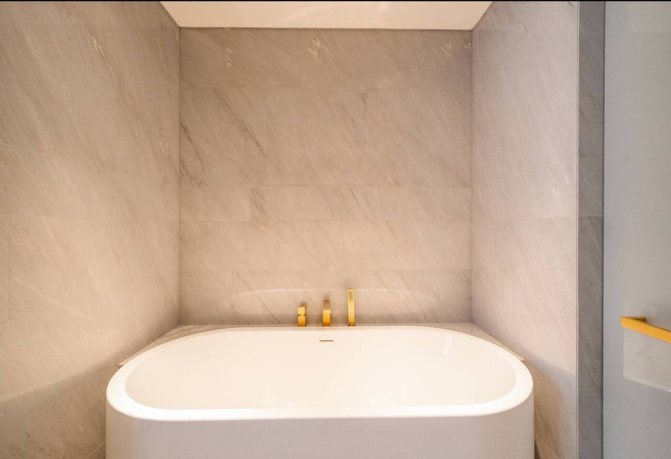 Luxury 2BR at FIVE Palm Jumeirah, Sea View image 21