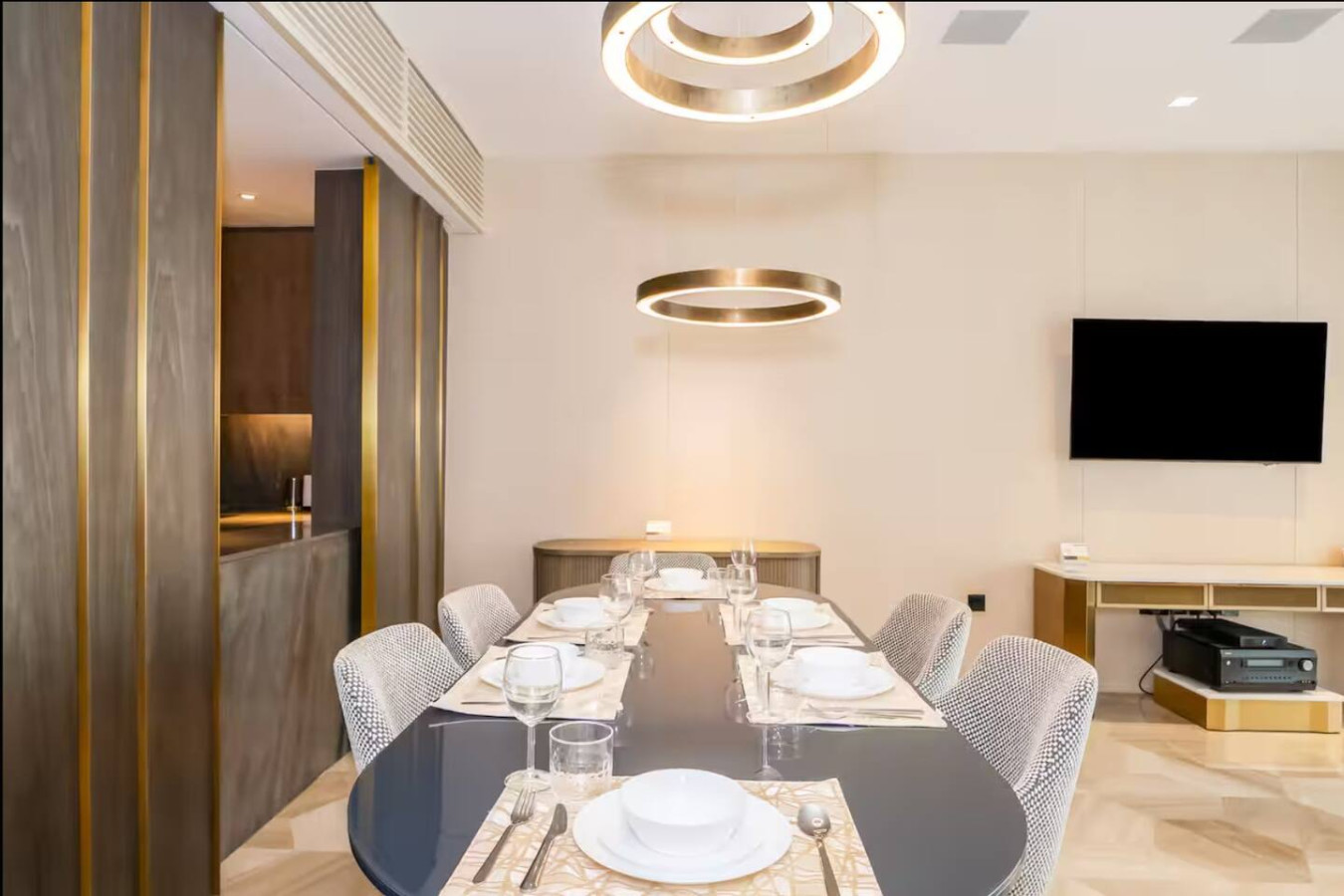 Luxury 2BR at FIVE Palm Jumeirah, Sea View image 13