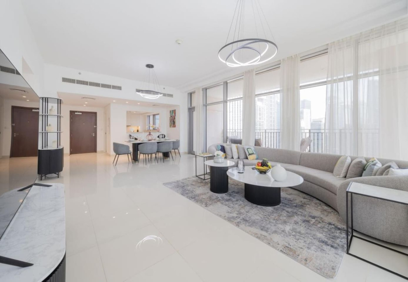 Stylish 3BR Downtown Retreat
