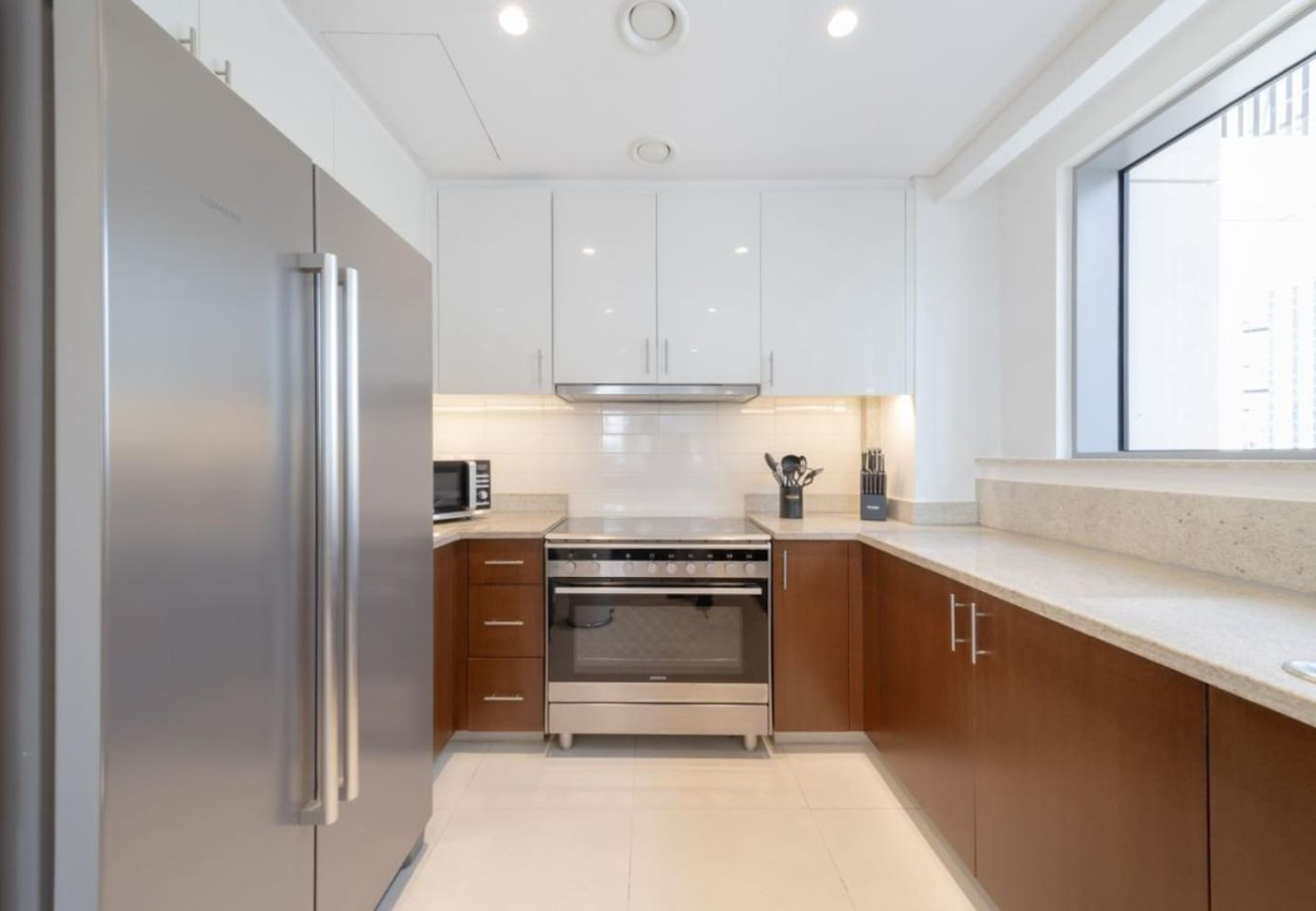 Stylish 3BR Downtown Retreat image 15