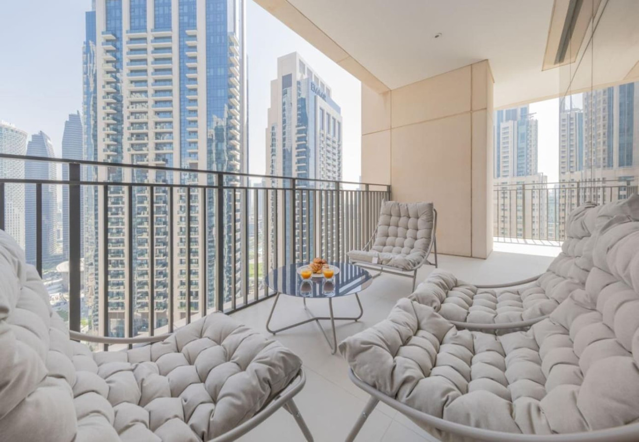Stylish 3BR Downtown Retreat image 8