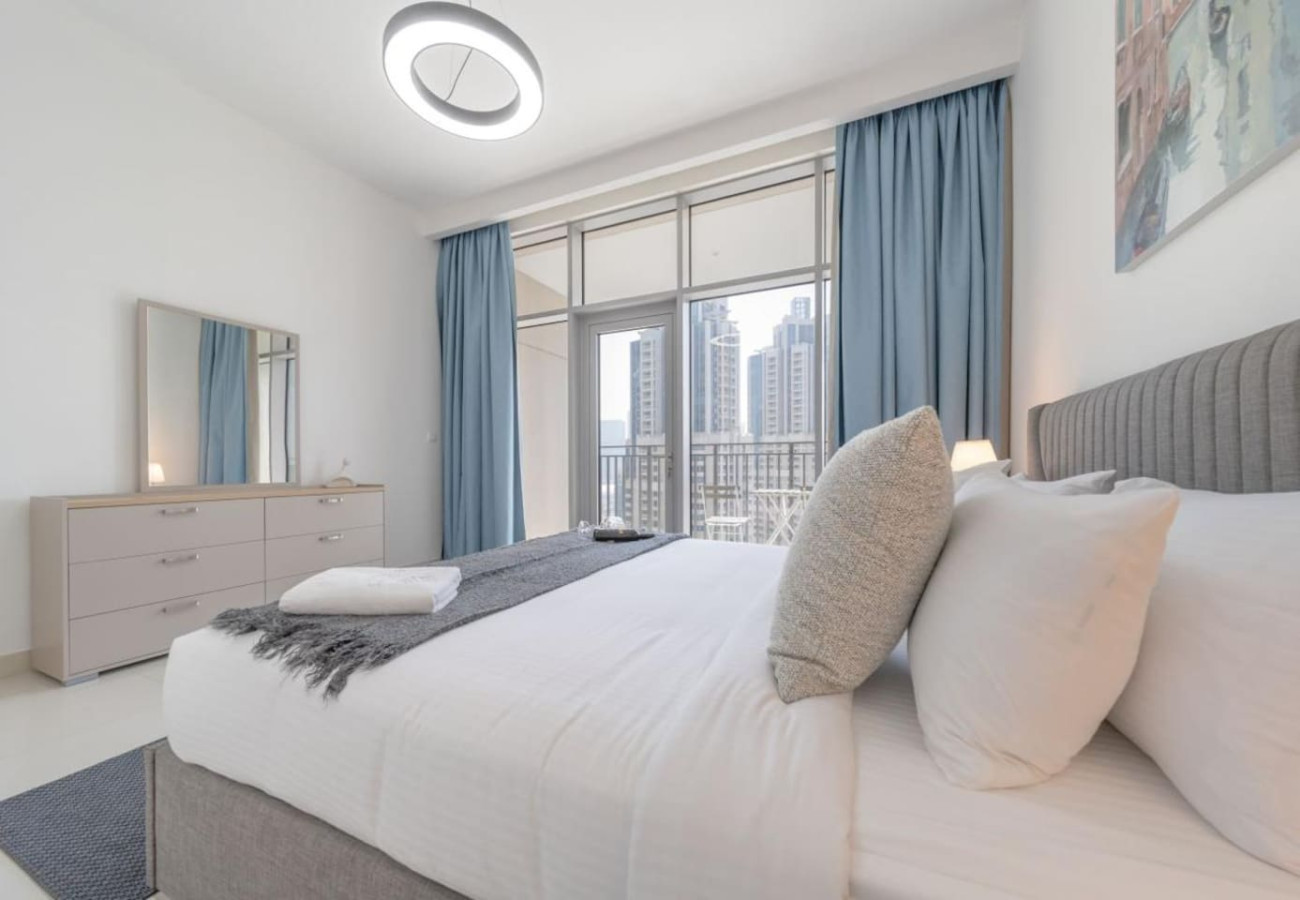 Stylish 3BR Downtown Retreat image 18