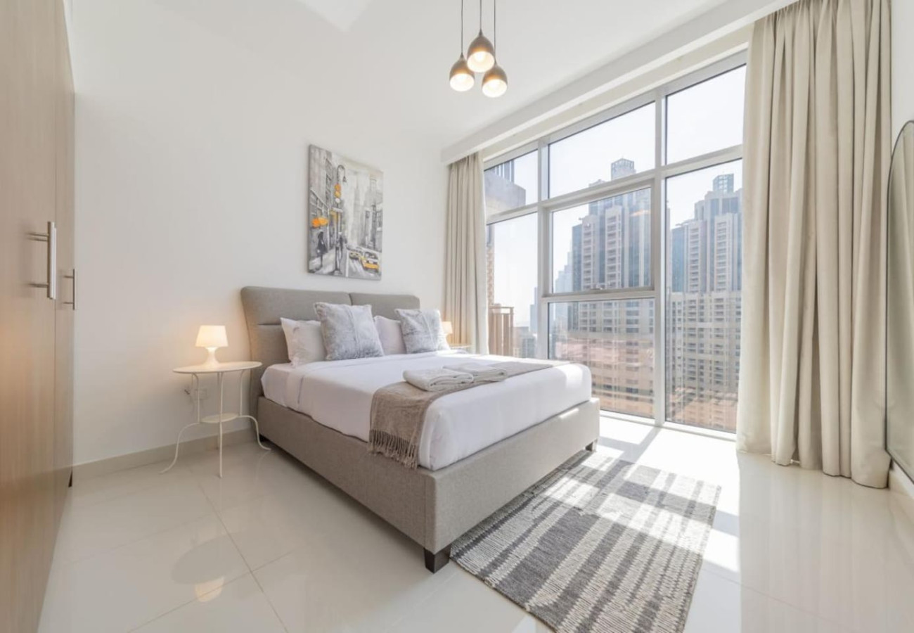 Stylish 3BR Downtown Retreat image 20