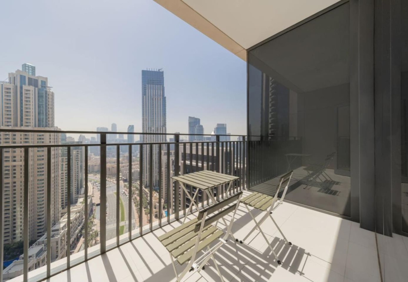 Stylish 3BR Downtown Retreat image 19