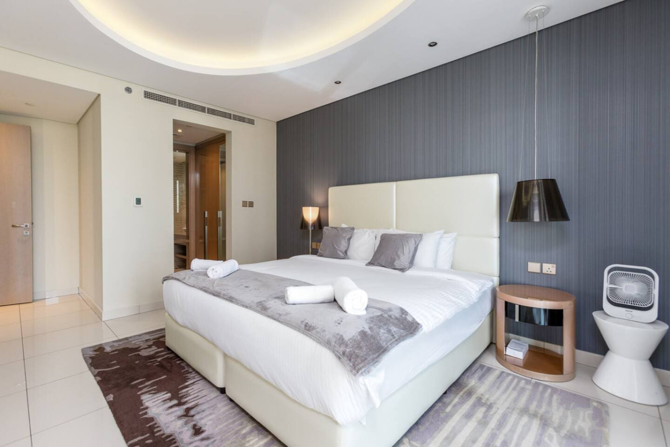 Elegant 2BR, 5 Min to Dubai Mall image 7