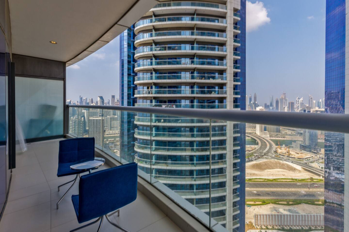 Elegant 2BR, 5 Min to Dubai Mall image 17