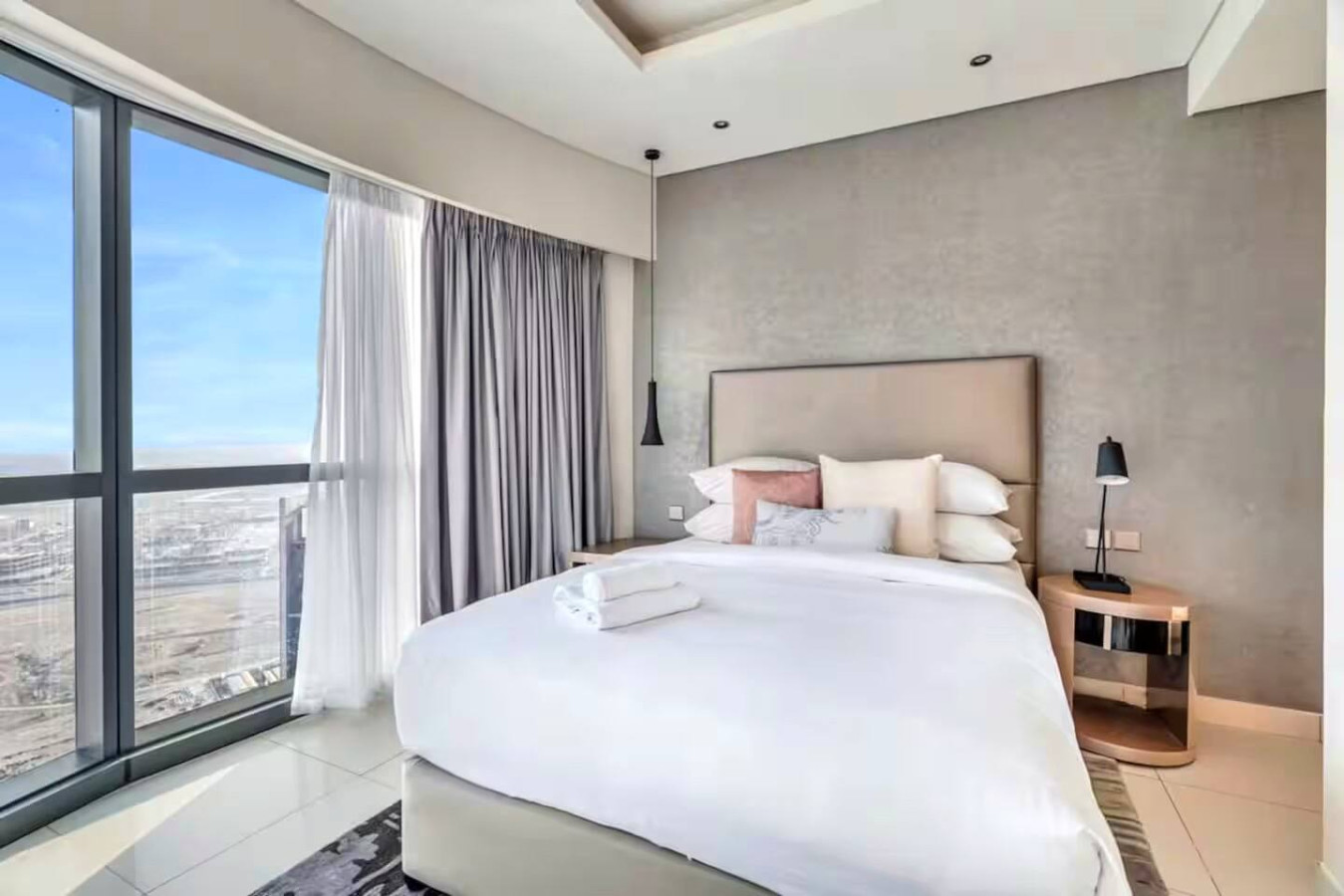 Luxury 3BR Stay with Burj View image 25