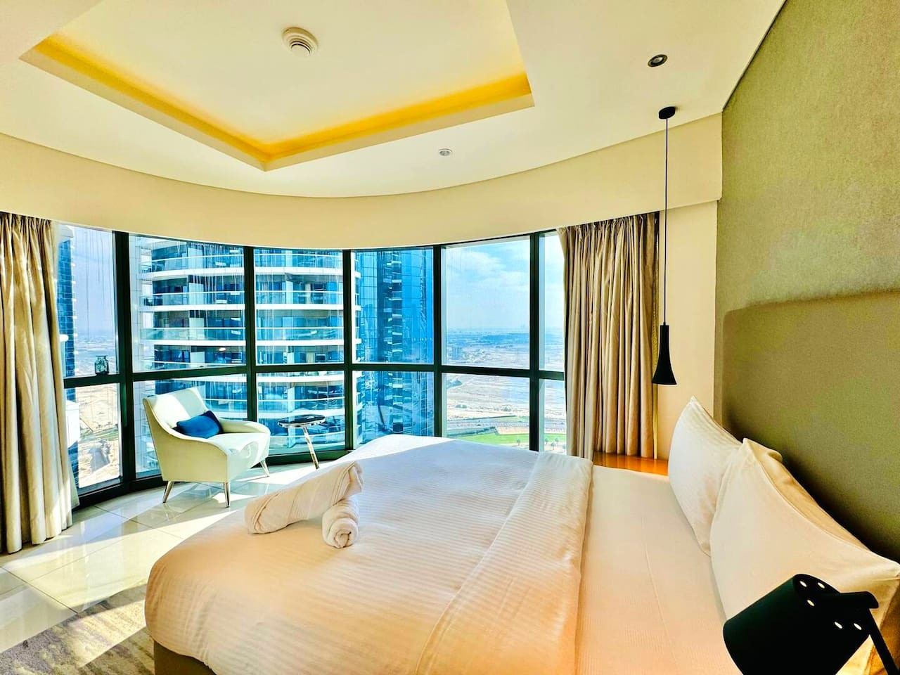 Luxury 3BR Stay with Burj View image 3