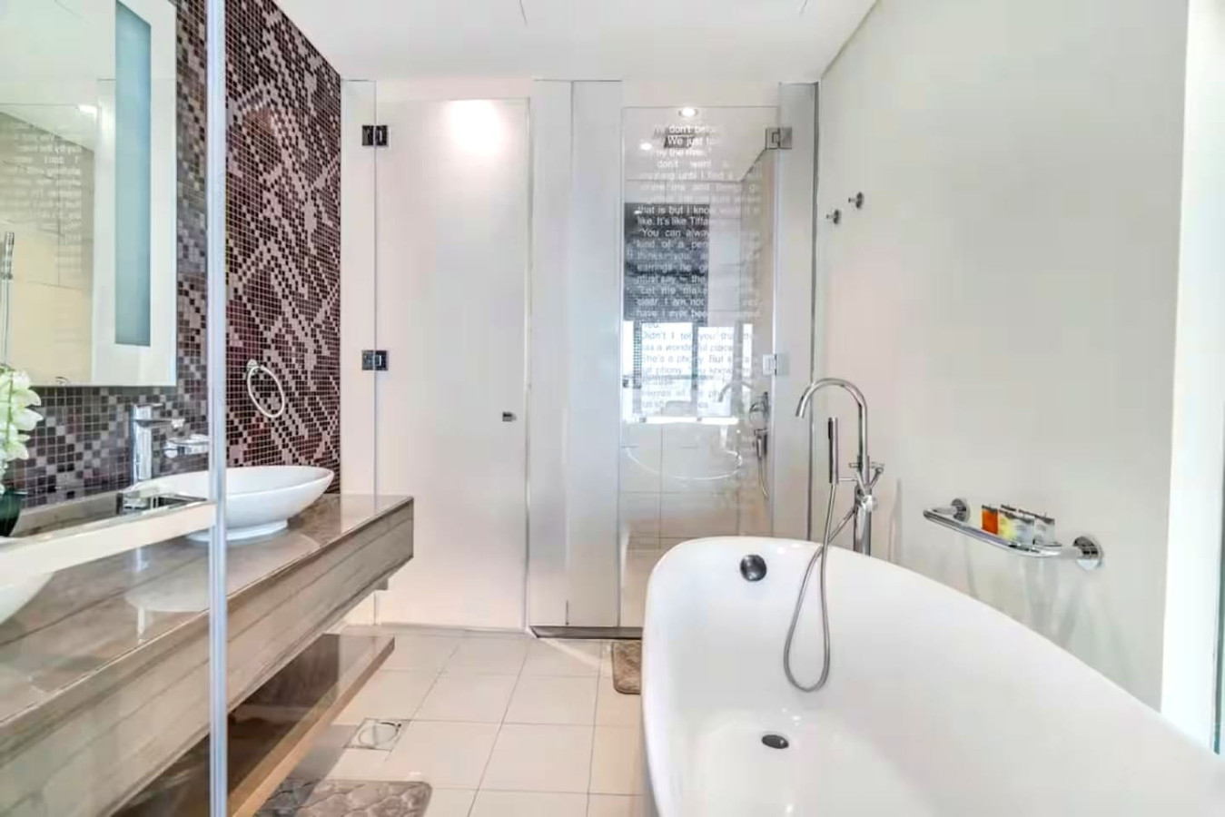 Luxury 3BR Stay with Burj View image 6