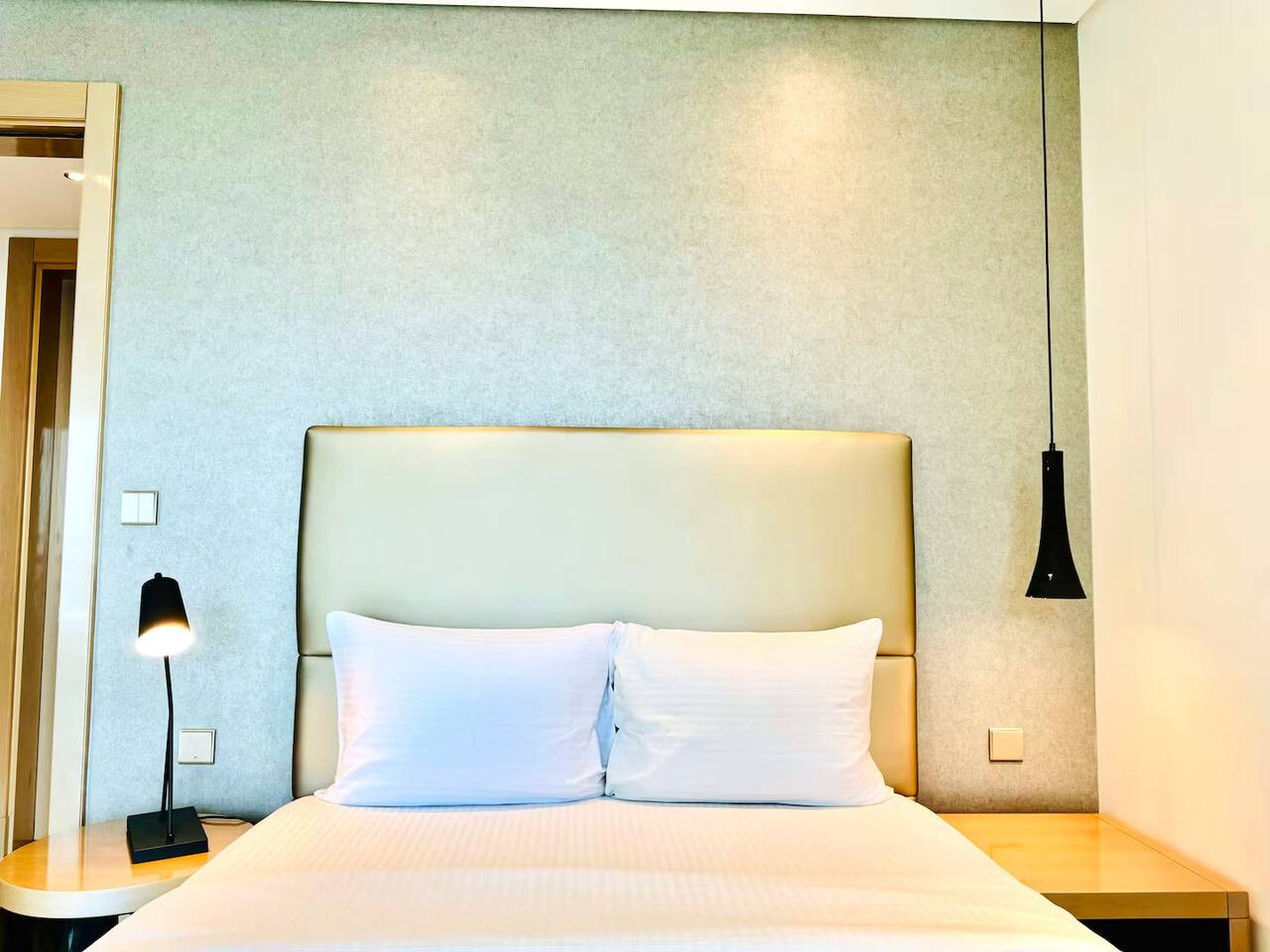 Luxury 3BR Stay with Burj View image 11