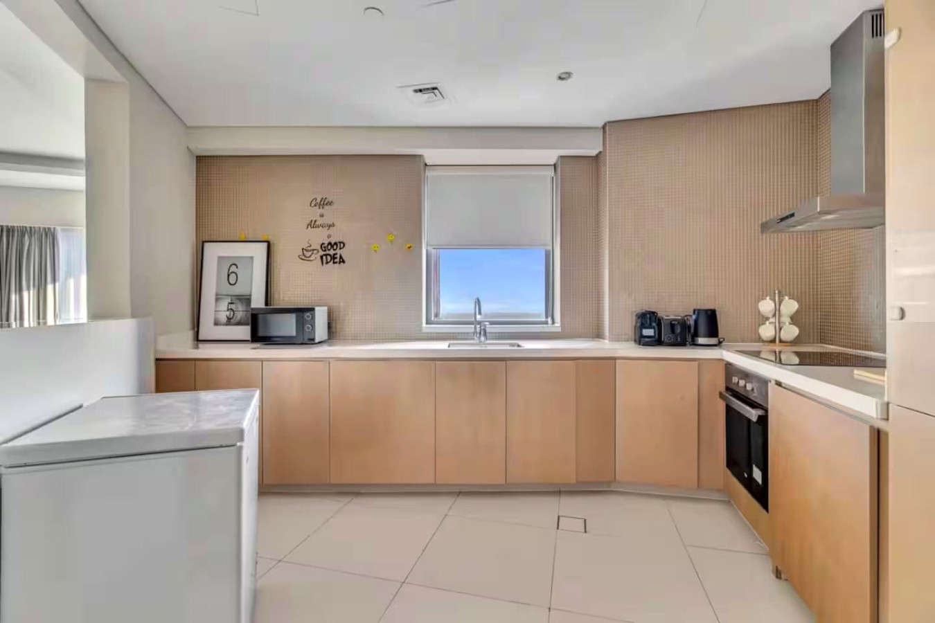 Luxury 3BR Stay with Burj View image 15