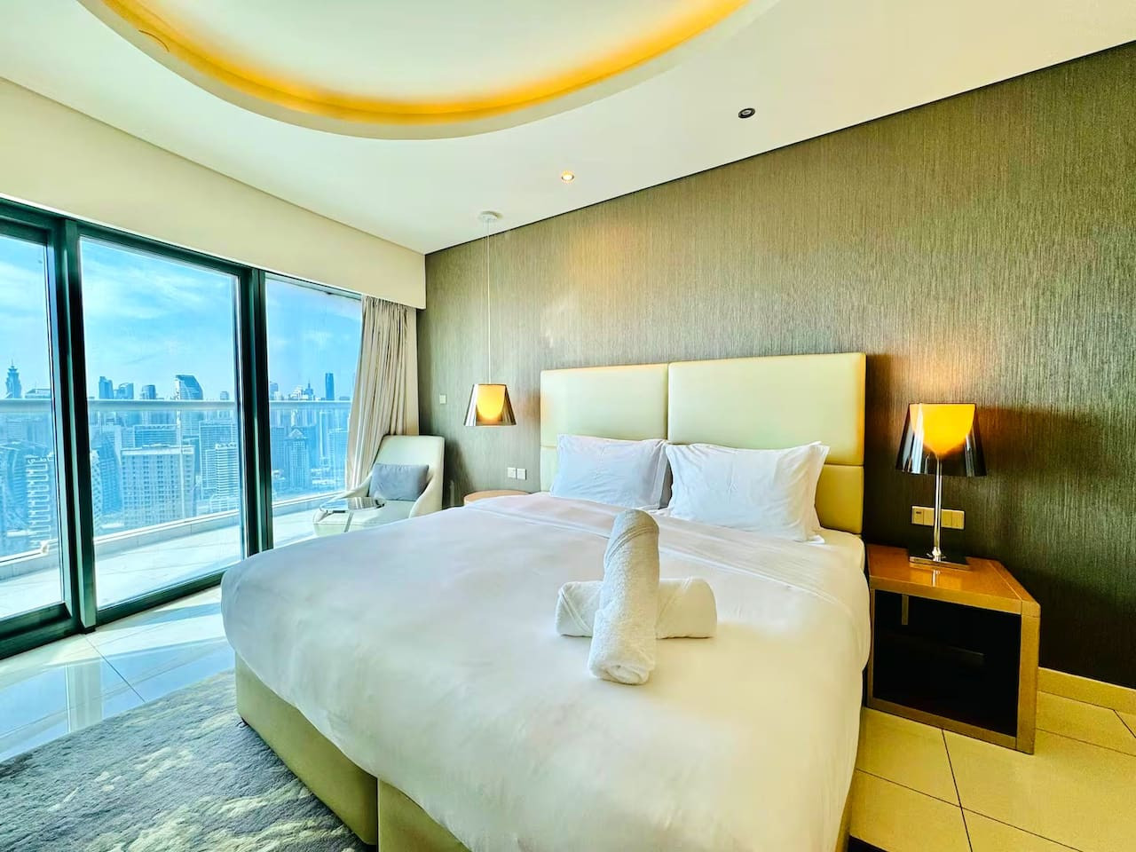 Luxury 3BR Stay with Burj View image 19