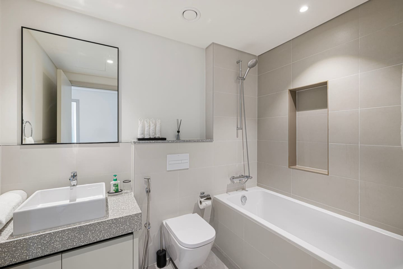 Luxury 3BR Marina Vista | Palm image 41