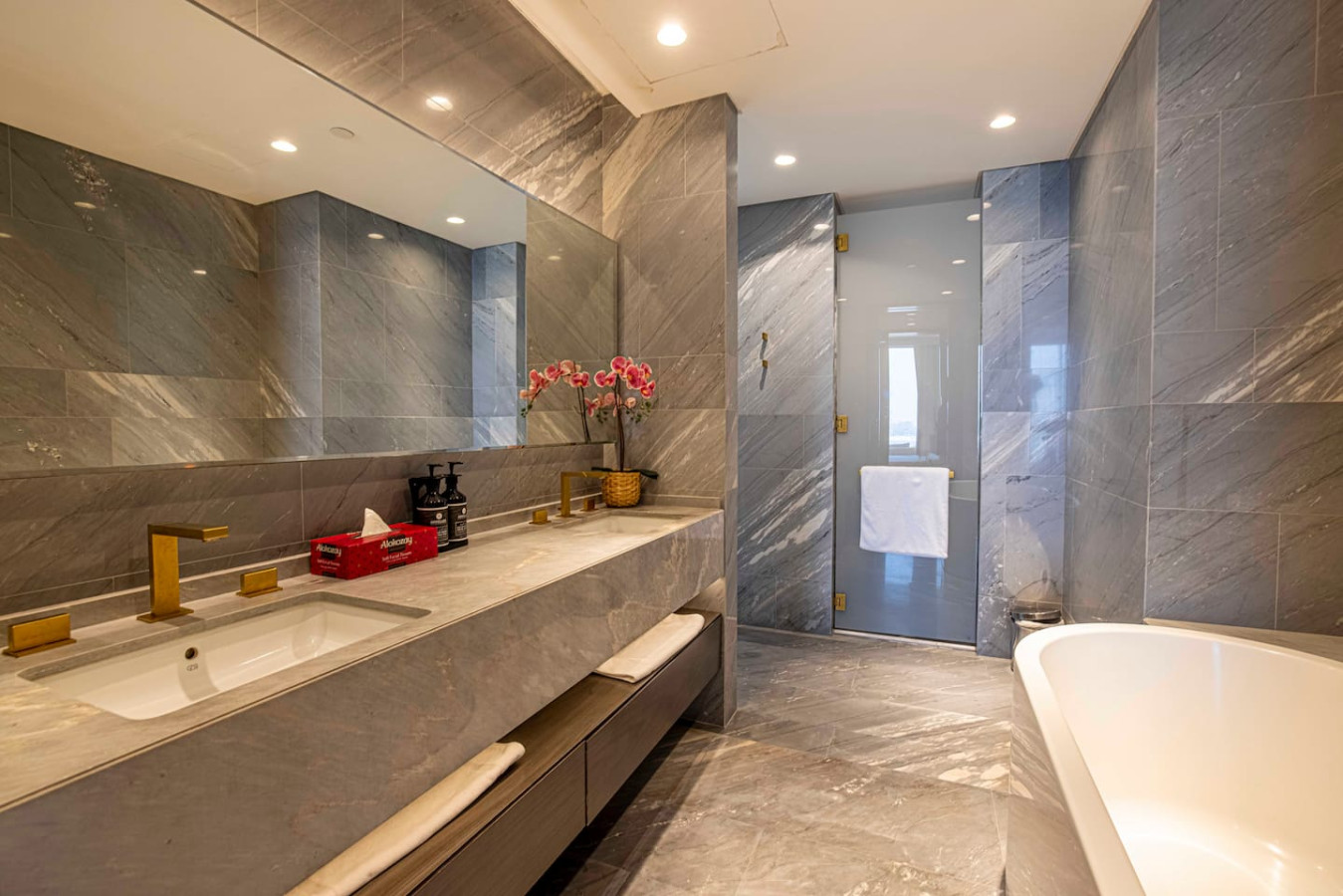 Luxury 1BR at FIVE Palm | Sea View Paradise image 10