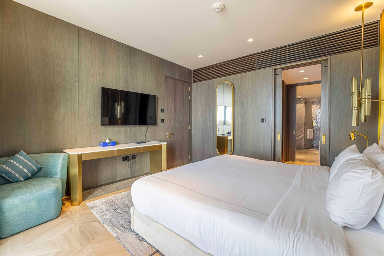Elegant 1 Bedroom Full Marina View at FIVE Palm image 14