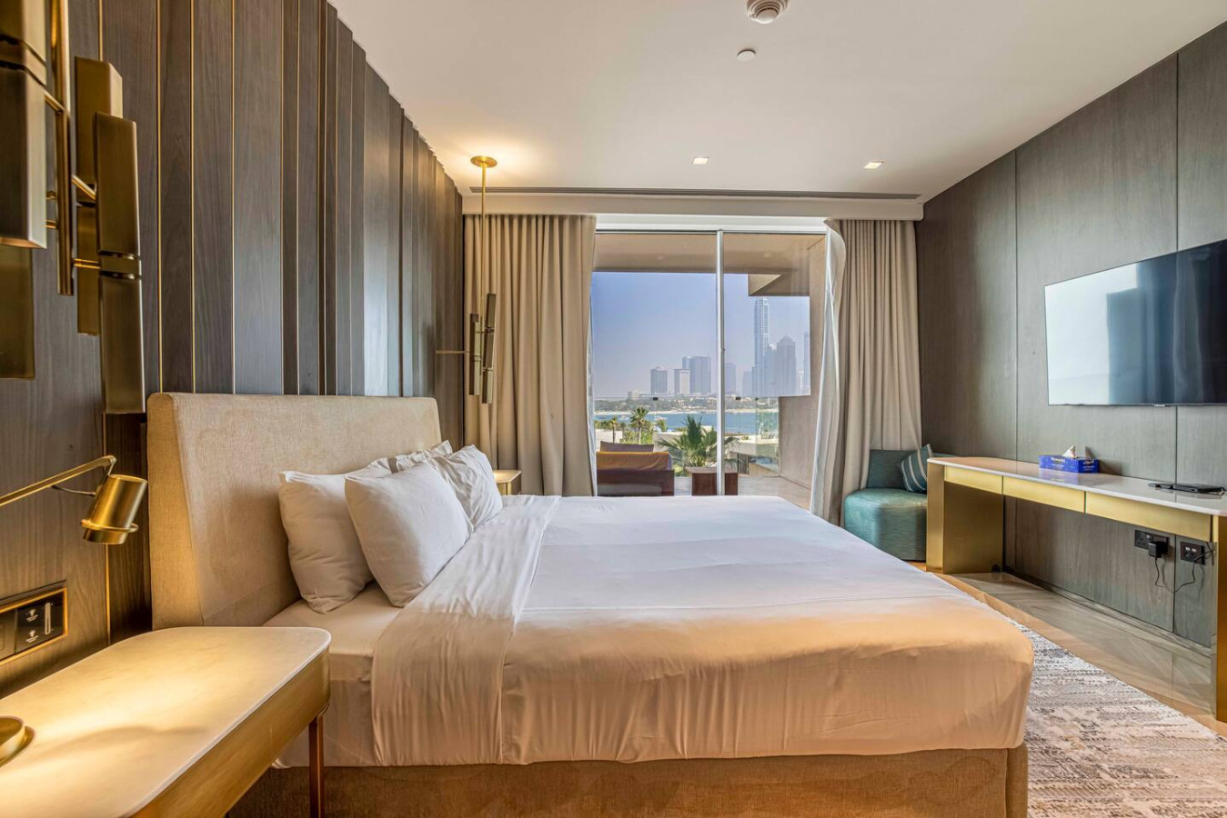 Elegant 1 Bedroom Full Marina View at FIVE Palm image 3