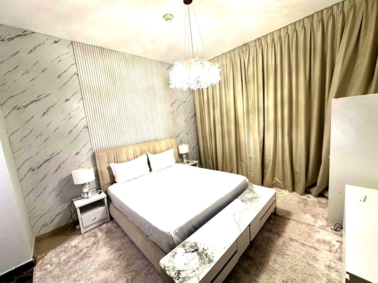 Stylish 1BR in Sparkle Towers Dubai Marina Escape image 29
