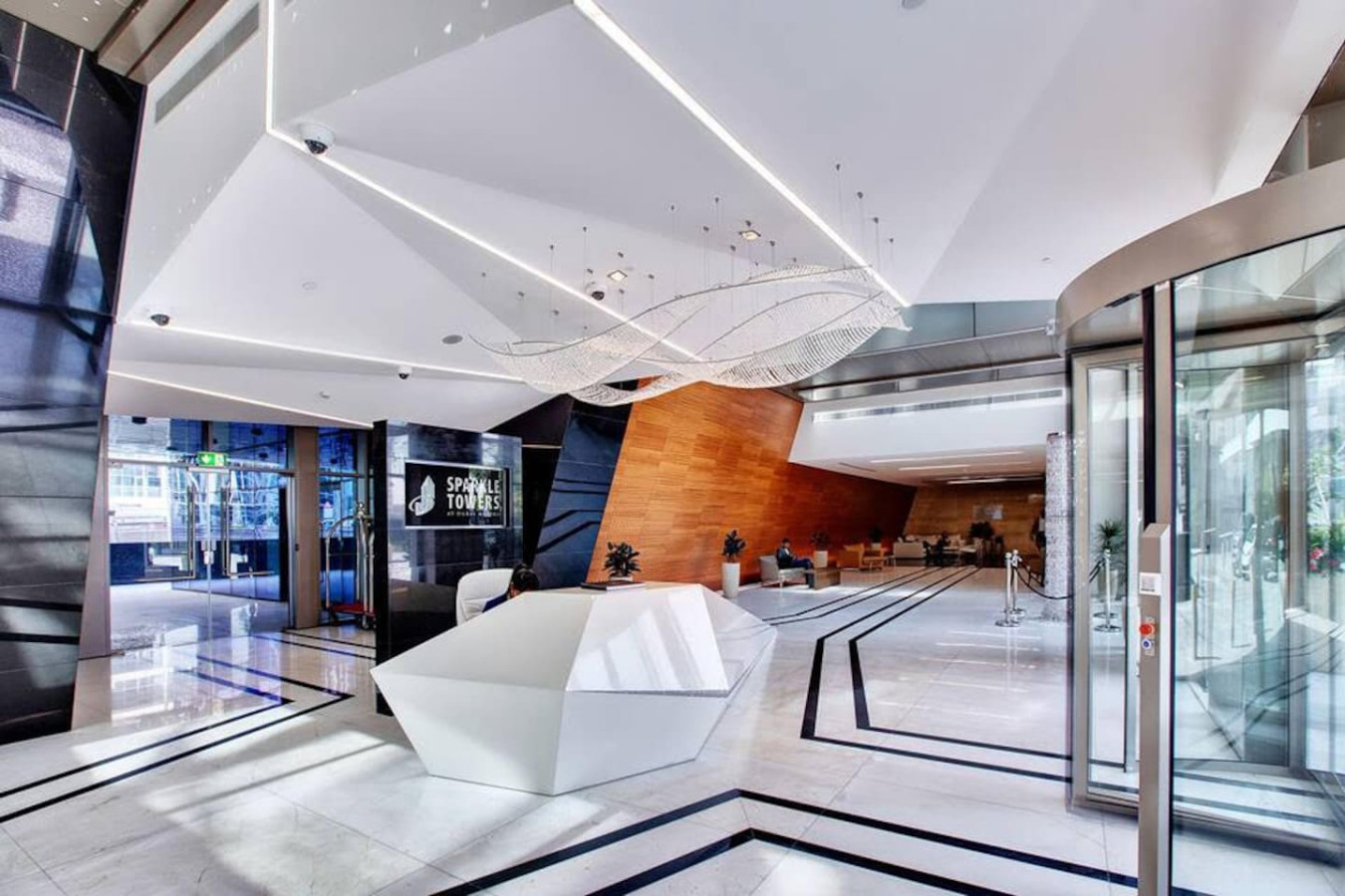 Stylish 1BR in Sparkle Towers Dubai Marina Escape image 7