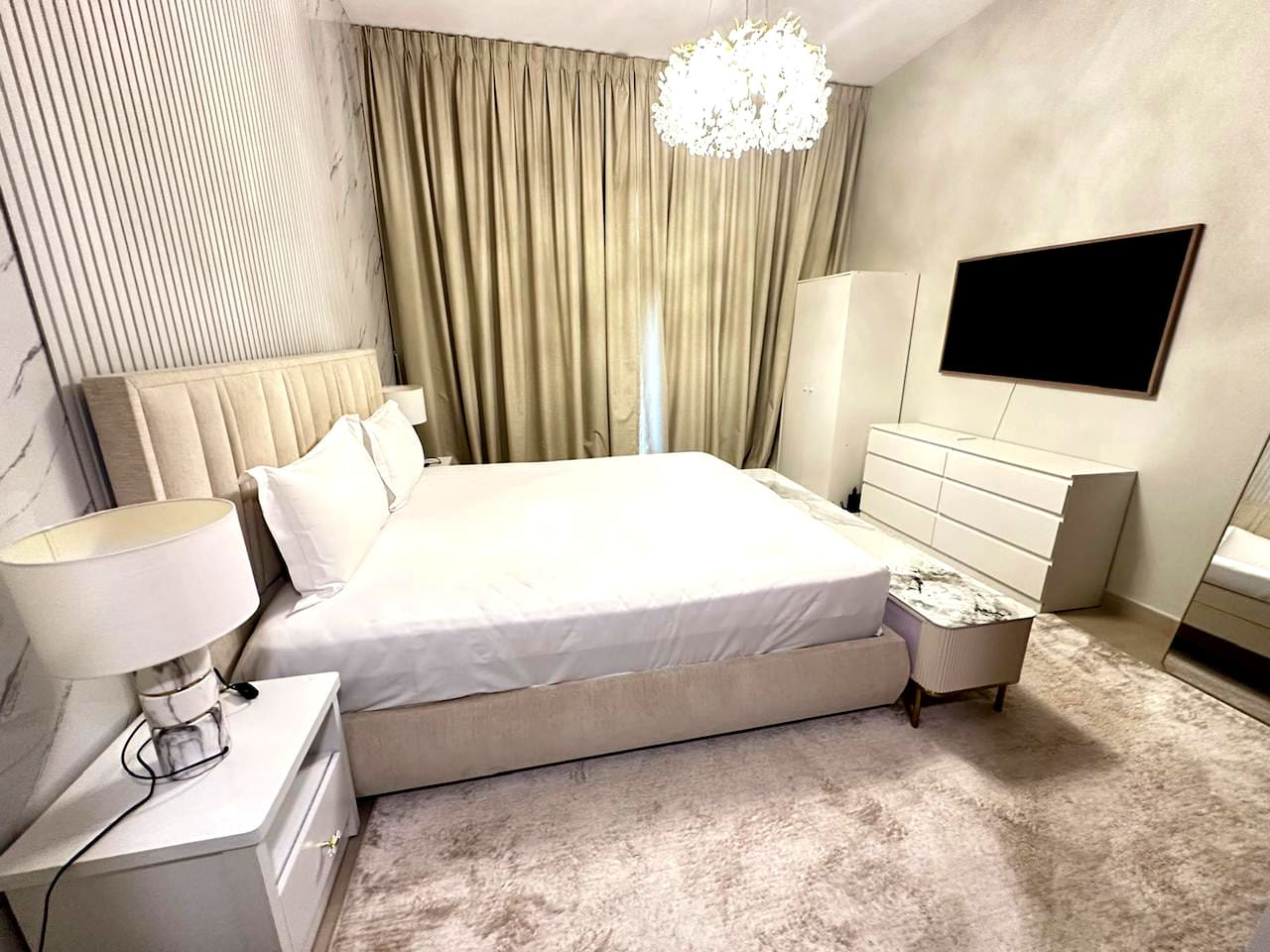 Stylish 1BR in Sparkle Towers Dubai Marina Escape image 25